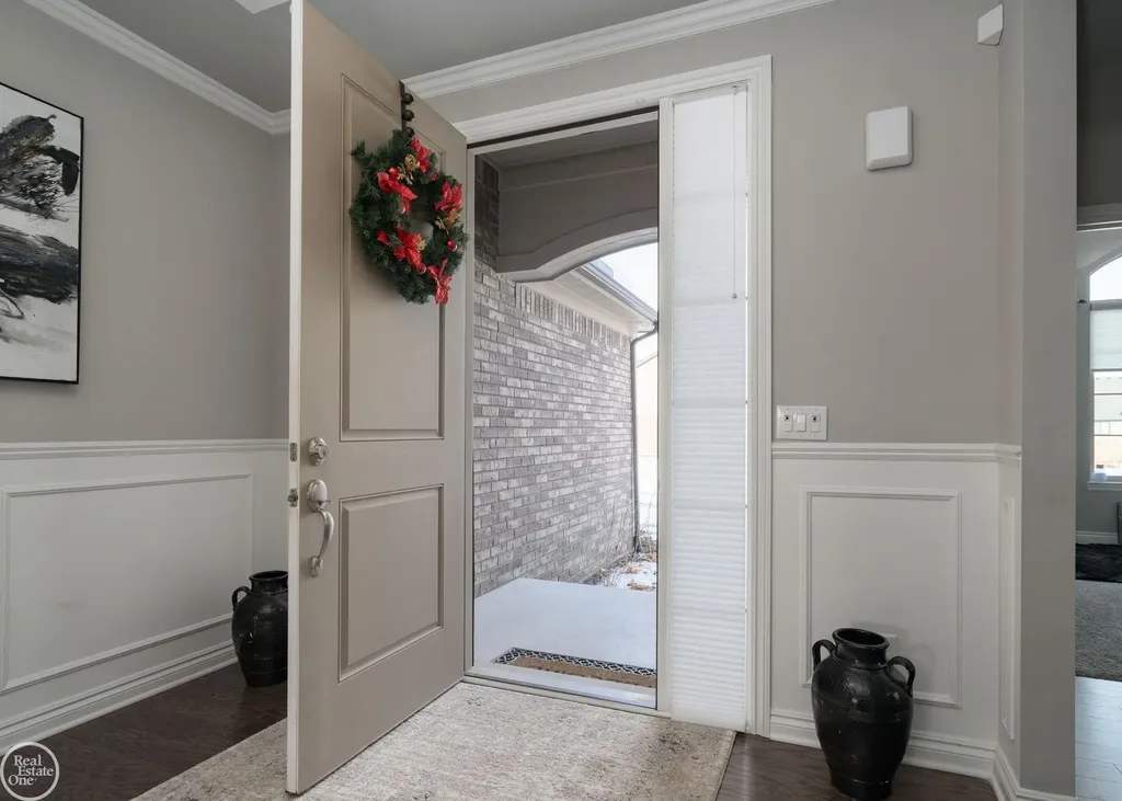 16818 Glenhurst Drive Macomb Township MI 48044