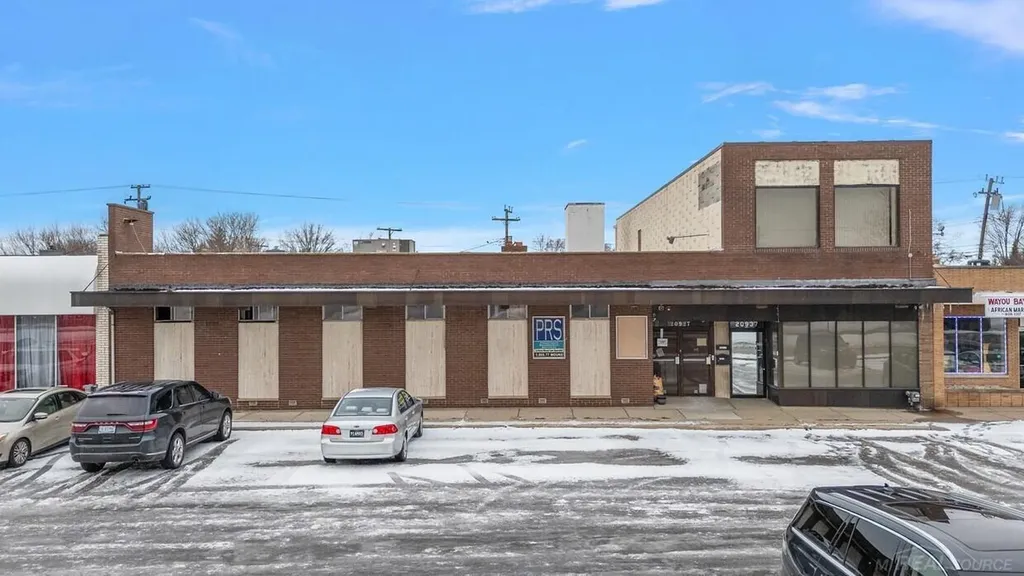 20927 Kelly Road Eastpointe City MI 48021
