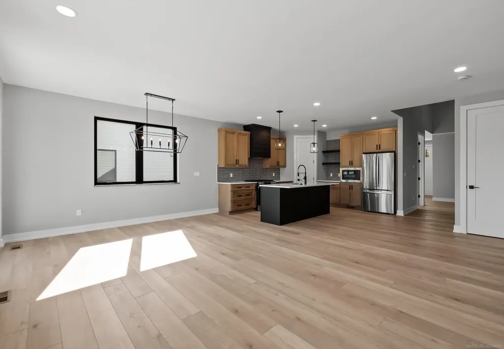 5829 Heights Drive Sterling Heights City MI 48314