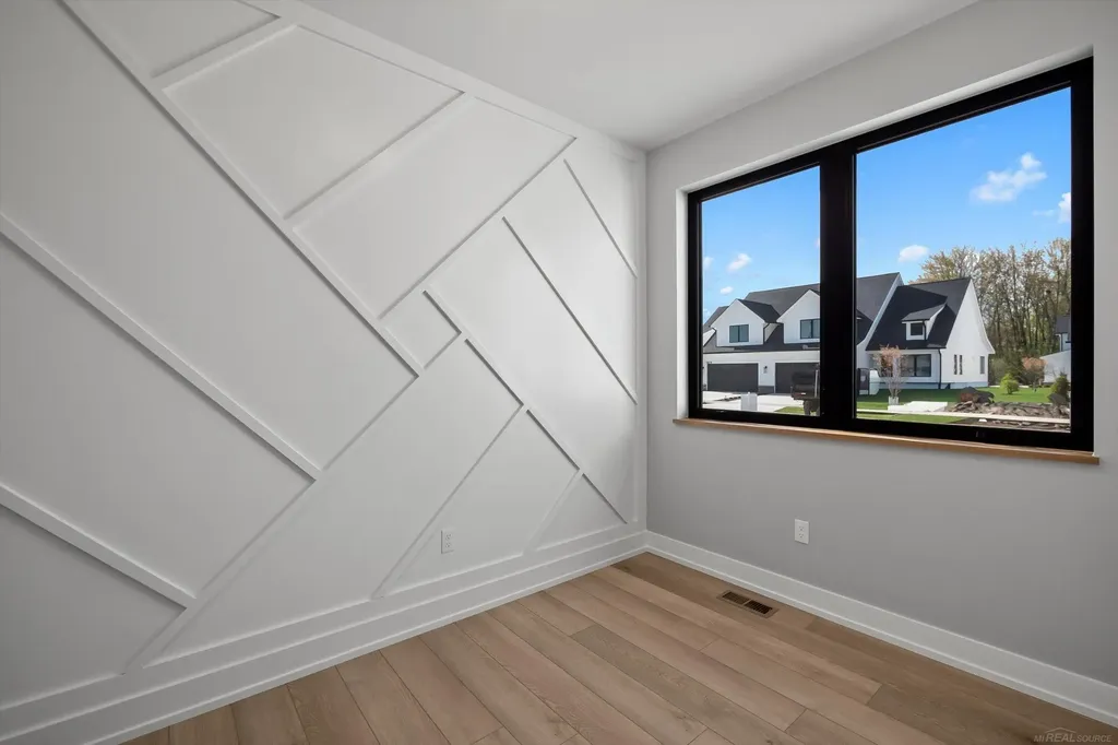 5829 Heights Drive Sterling Heights City MI 48314