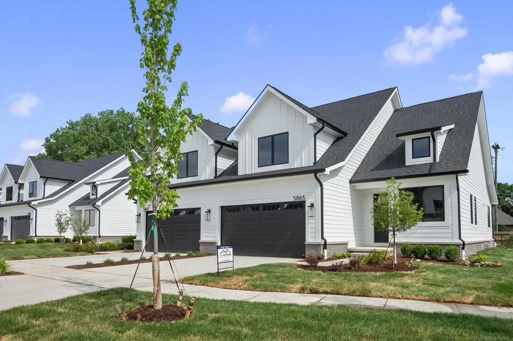 5865 Heights Drive Sterling Heights City MI 48314