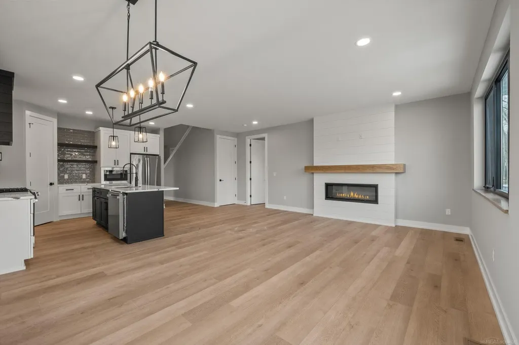 5865 Heights Drive Sterling Heights City MI 48314