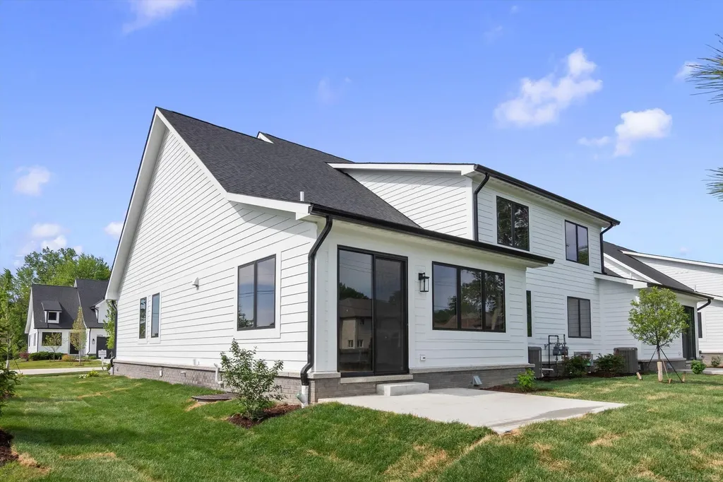 5865 Heights Drive Sterling Heights City MI 48314