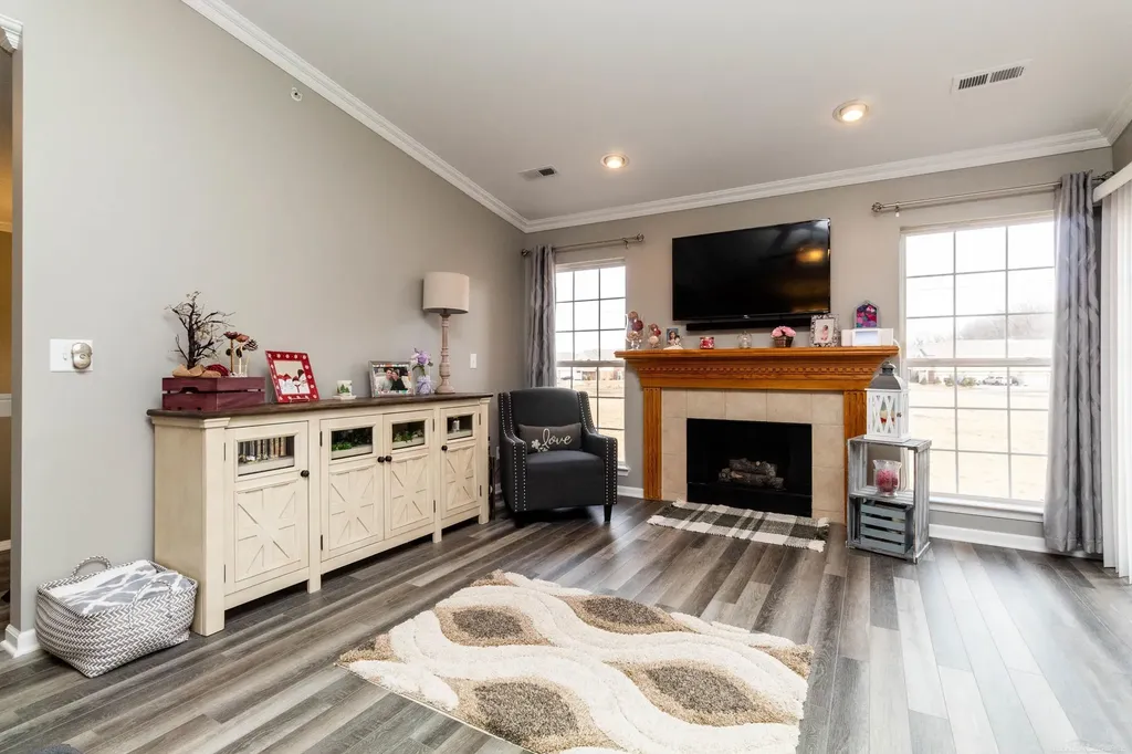 52196 Naugatuck Drive Macomb Township MI 48042
