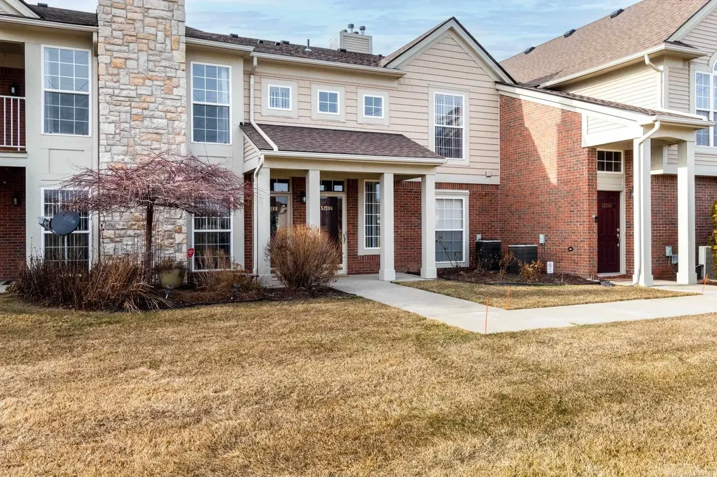 52196 Naugatuck Drive Macomb Township MI 48042