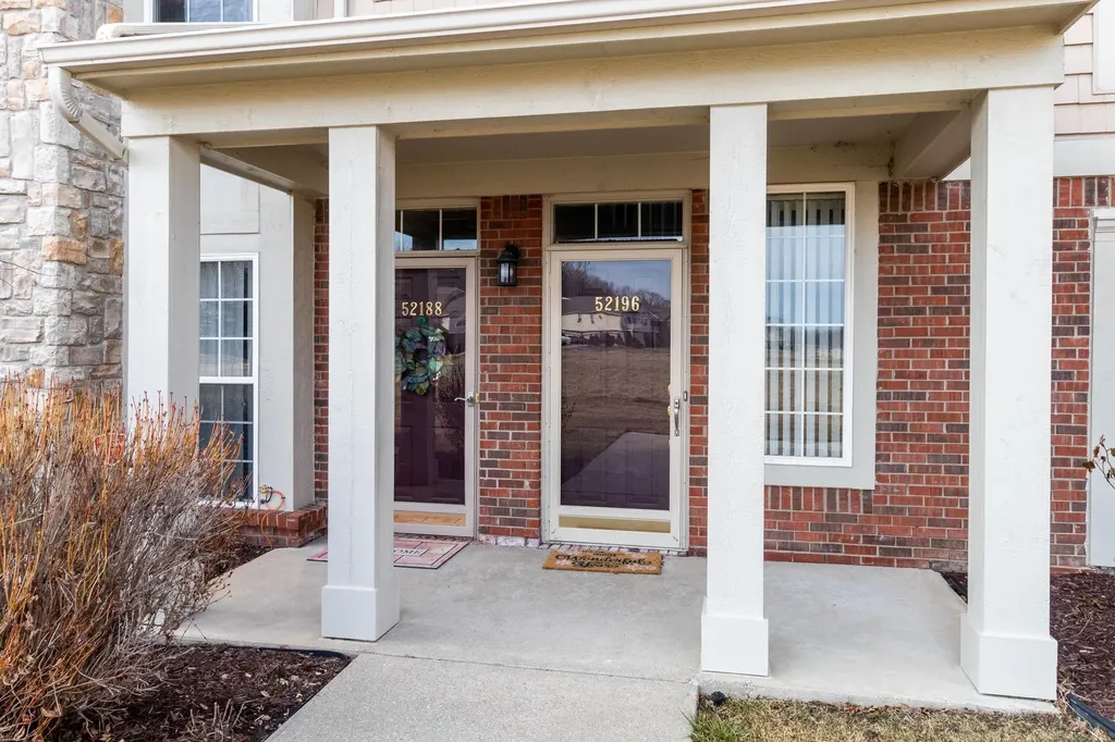 52196 Naugatuck Drive Macomb Township MI 48042