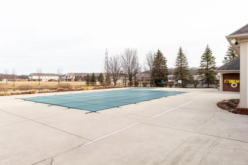 52196 Naugatuck Drive Macomb Township MI 48042