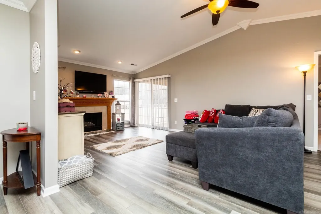 52196 Naugatuck Drive Macomb Township MI 48042