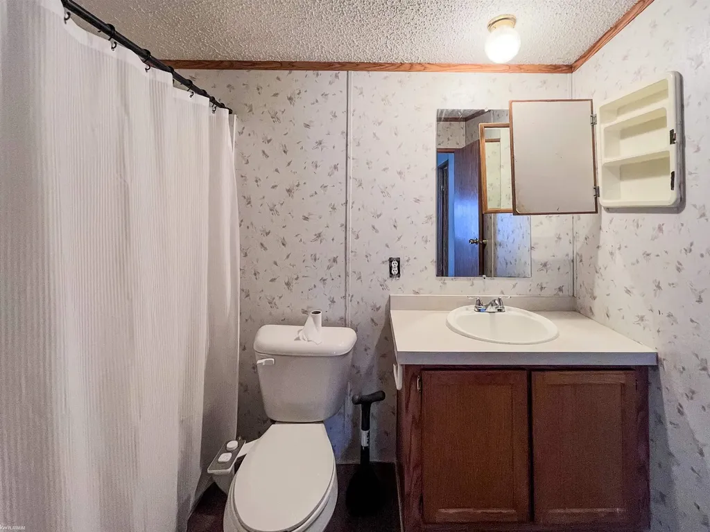 33181 Waterfall Court Lenox Township MI 48048