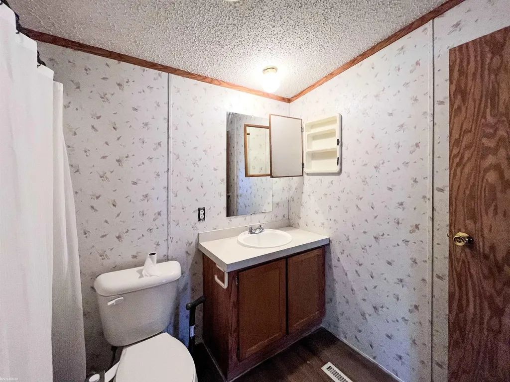 33181 Waterfall Court Lenox Township MI 48048
