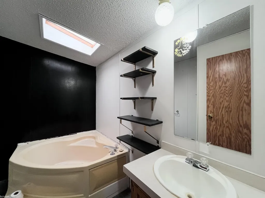 33181 Waterfall Court Lenox Township MI 48048