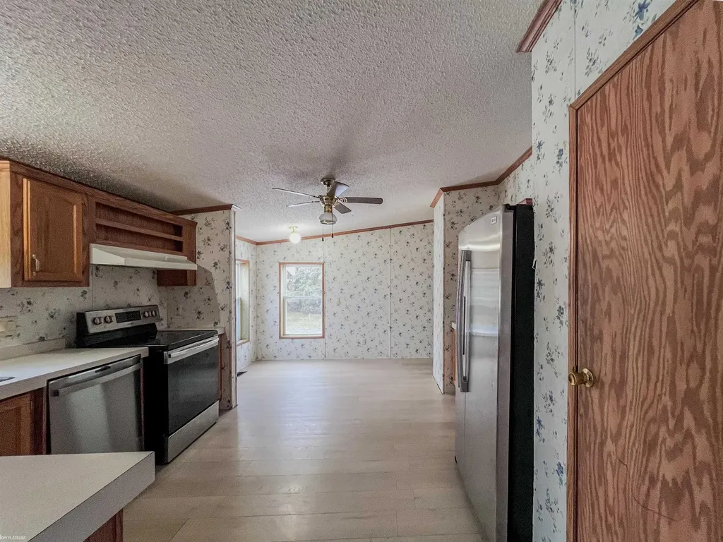33181 Waterfall Court Lenox Township MI 48048