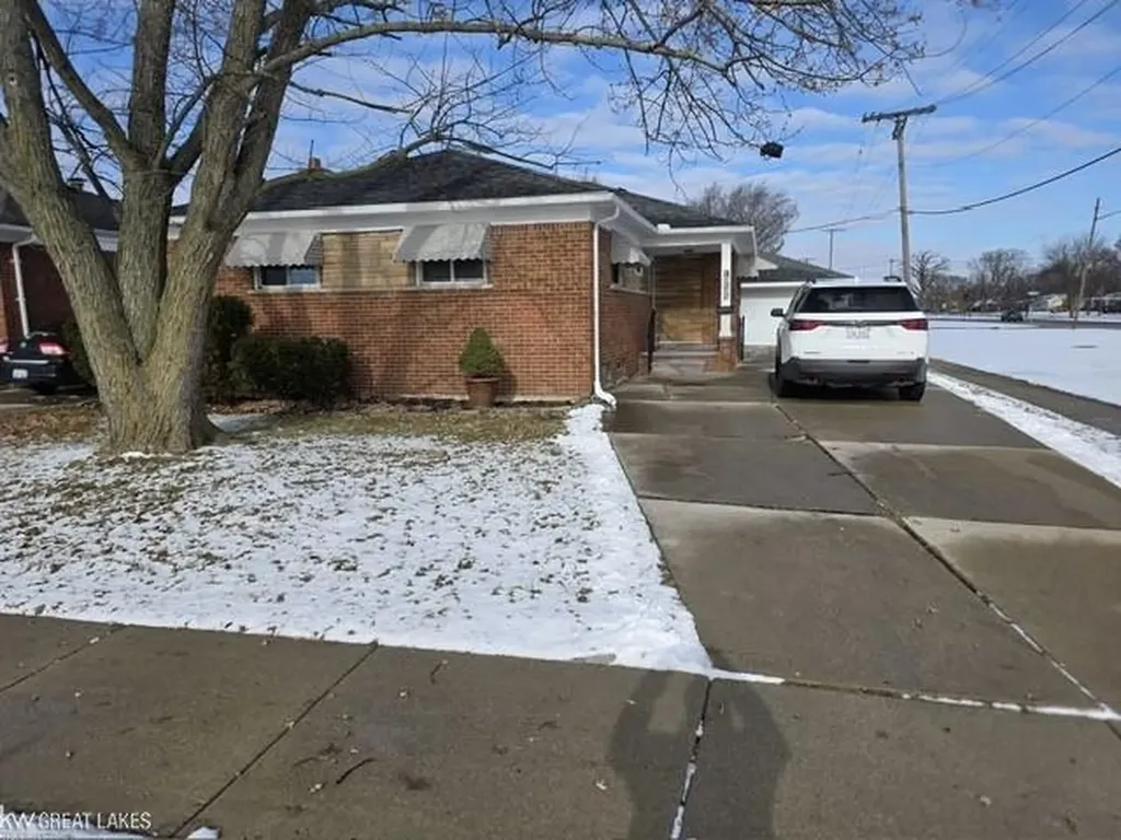 18595 Stephens Drive Eastpointe City MI 48021
