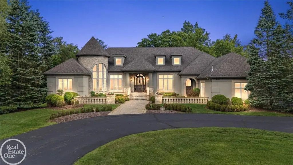 4575 Hidden Glen Circle Oakland Charter Township MI 48306
