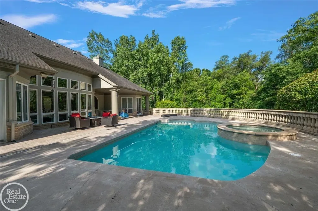 4575 Hidden Glen Circle Oakland Charter Township MI 48306