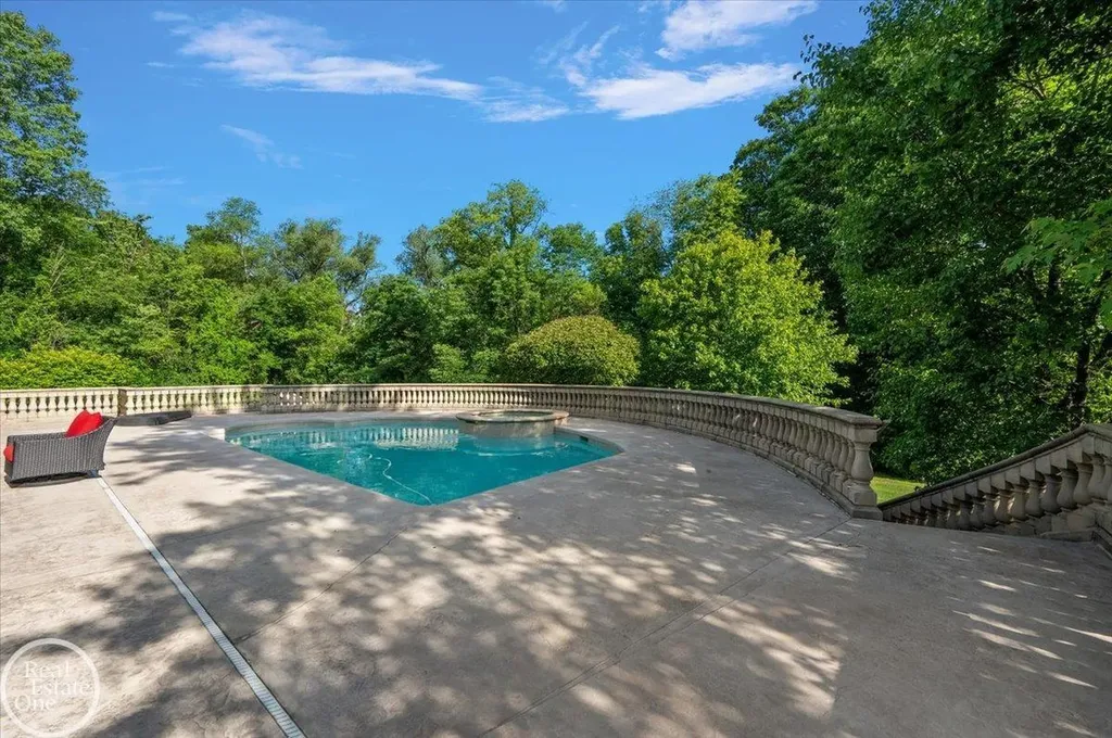 4575 Hidden Glen Circle Oakland Charter Township MI 48306
