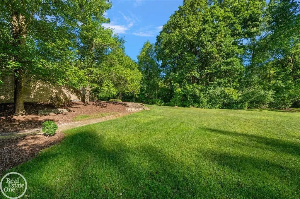 4575 Hidden Glen Circle Oakland Charter Township MI 48306