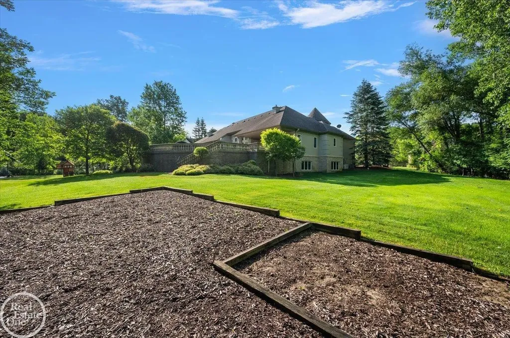 4575 Hidden Glen Circle Oakland Charter Township MI 48306