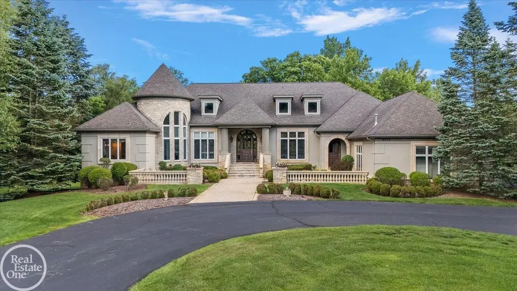 4575 Hidden Glen Circle Oakland Charter Township MI 48306