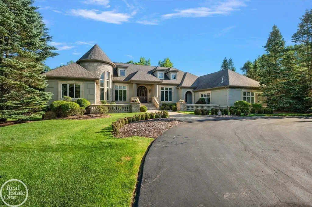 4575 Hidden Glen Circle Oakland Charter Township MI 48306