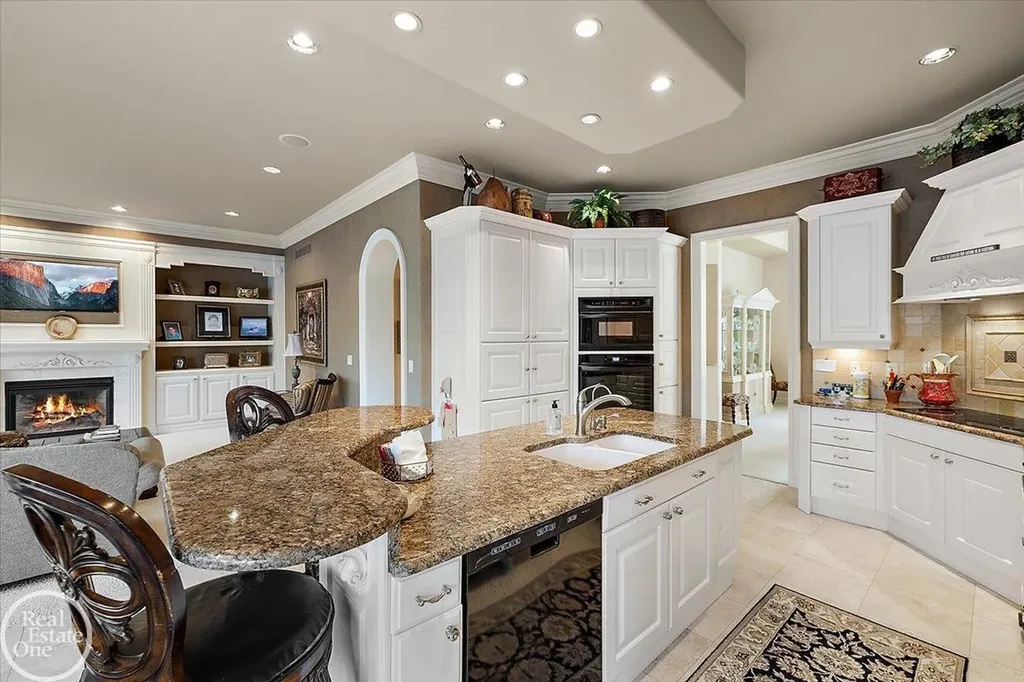 4575 Hidden Glen Circle Oakland Charter Township MI 48306