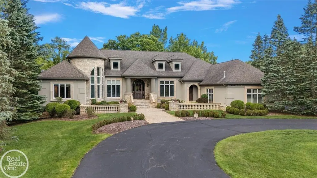 4575 Hidden Glen Circle Oakland Charter Township MI 48306
