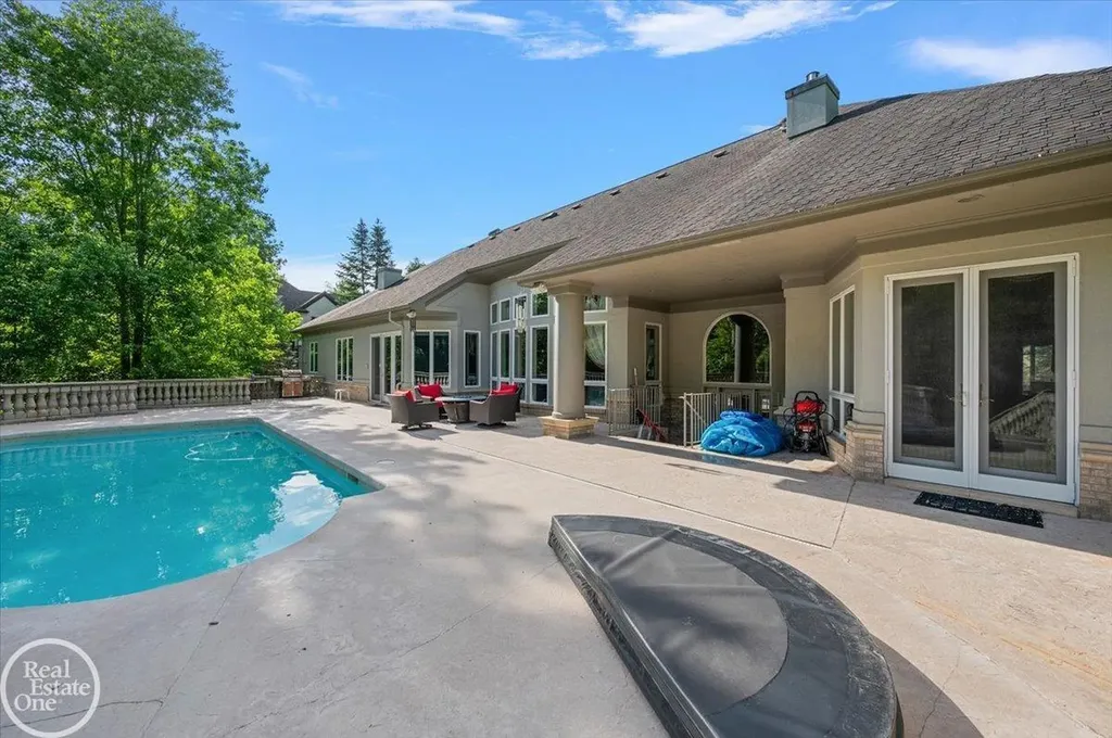 4575 Hidden Glen Circle Oakland Charter Township MI 48306