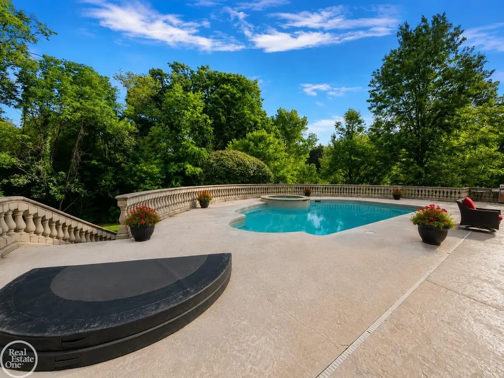 4575 Hidden Glen Circle Oakland Charter Township MI 48306