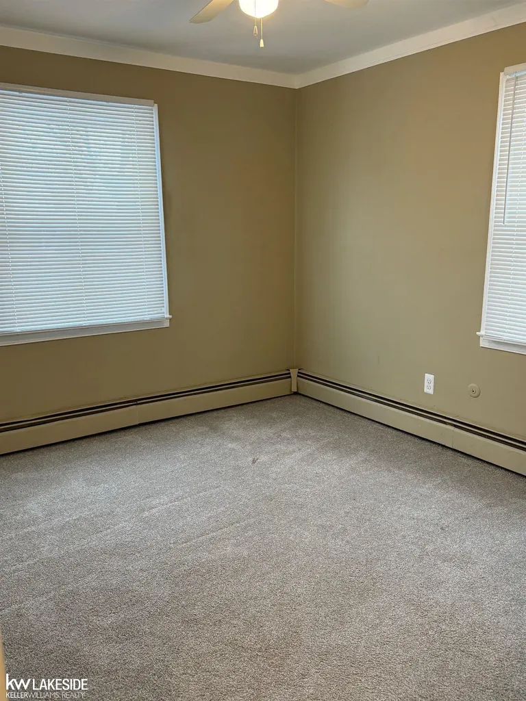 22795 Almond Avenue Eastpointe City MI 48021