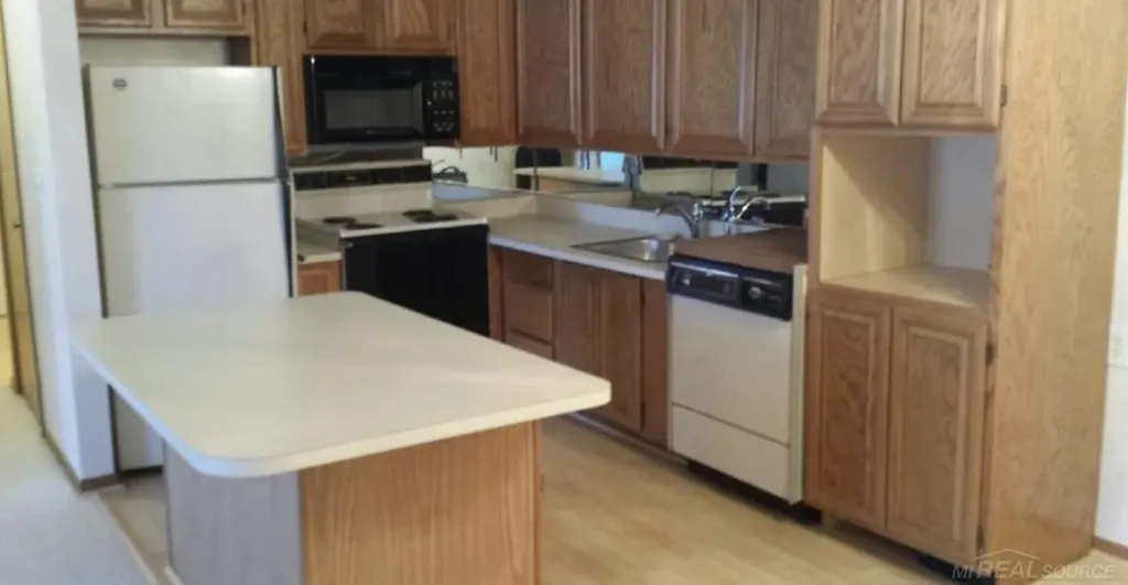 15312 Ashley Court Macomb Township MI 48044