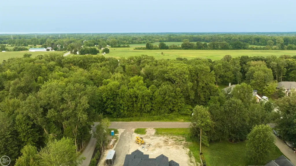 62880 Braun Drive Washington Township MI 48094