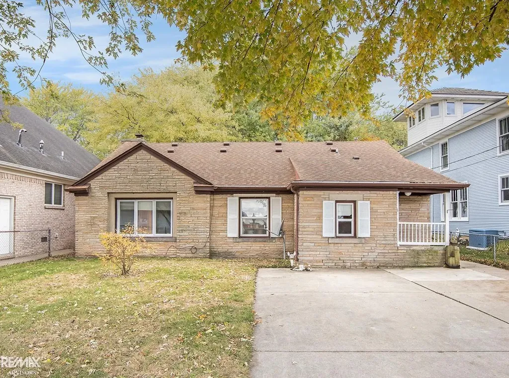8014 Anchor Bay Dr Drive Clay Township MI 48001