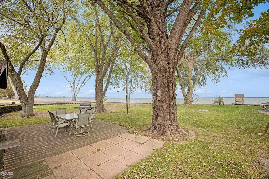 8014 Anchor Bay Dr Drive Clay Township MI 48001