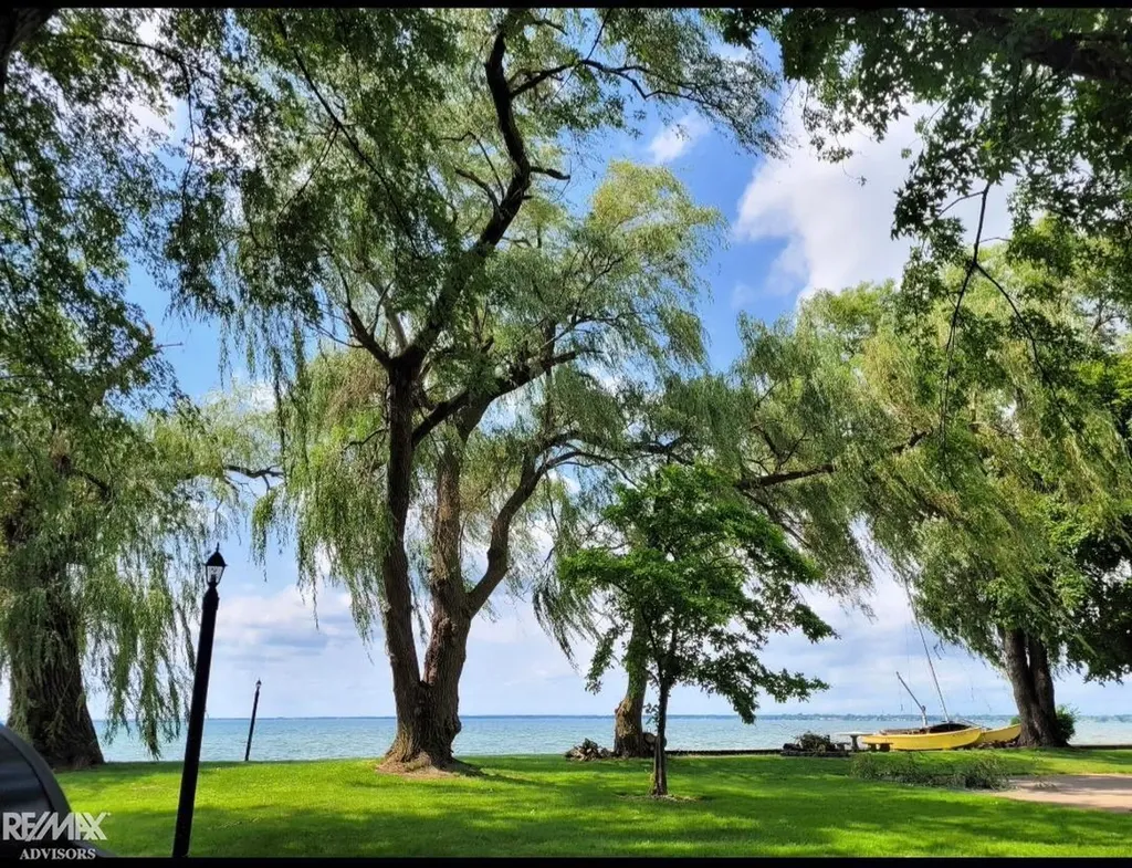 8014 Anchor Bay Dr Drive Clay Township MI 48001