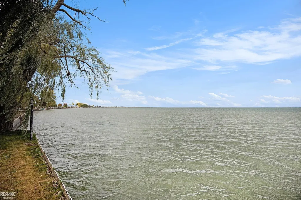 8014 Anchor Bay Dr Drive Clay Township MI 48001
