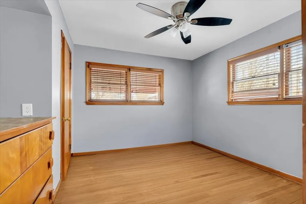 21023 Caledonia Avenue Hazel Park City MI 48030