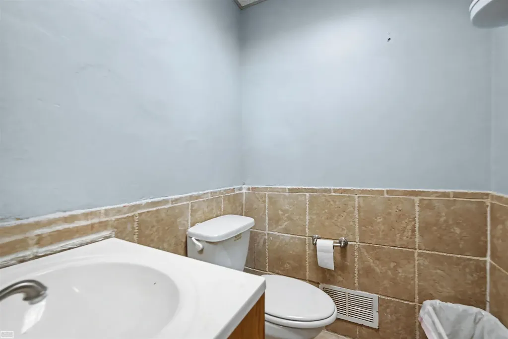 14701 Harper Avenue Detroit City MI 48224