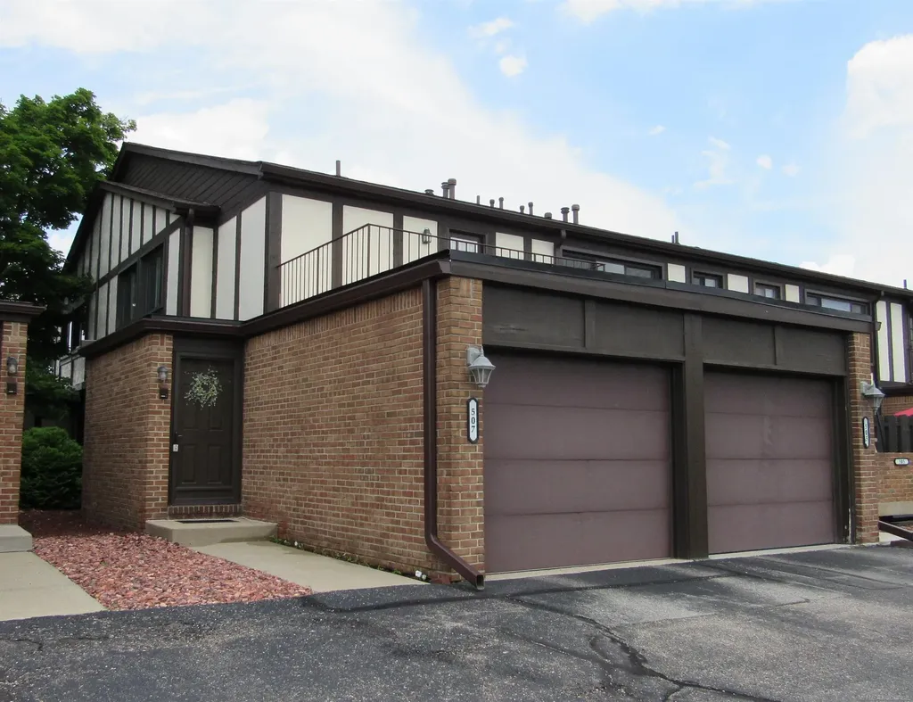 507 Country Club Drive St. Clair Shores City MI 48082