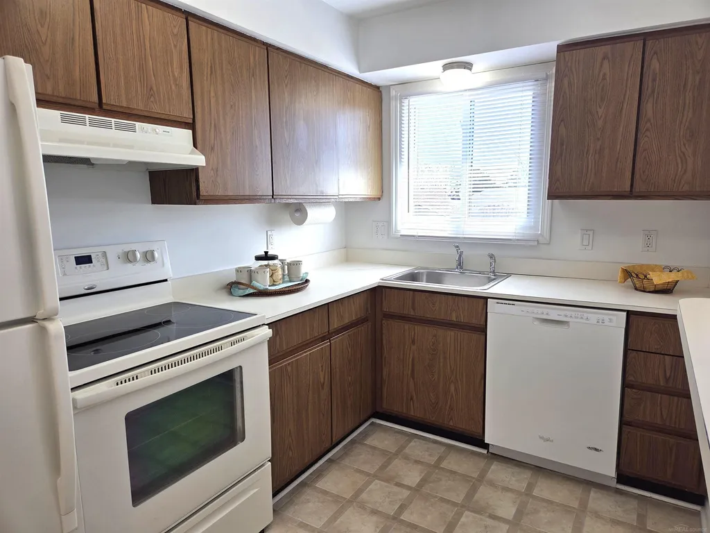 507 Country Club Drive St. Clair Shores City MI 48082