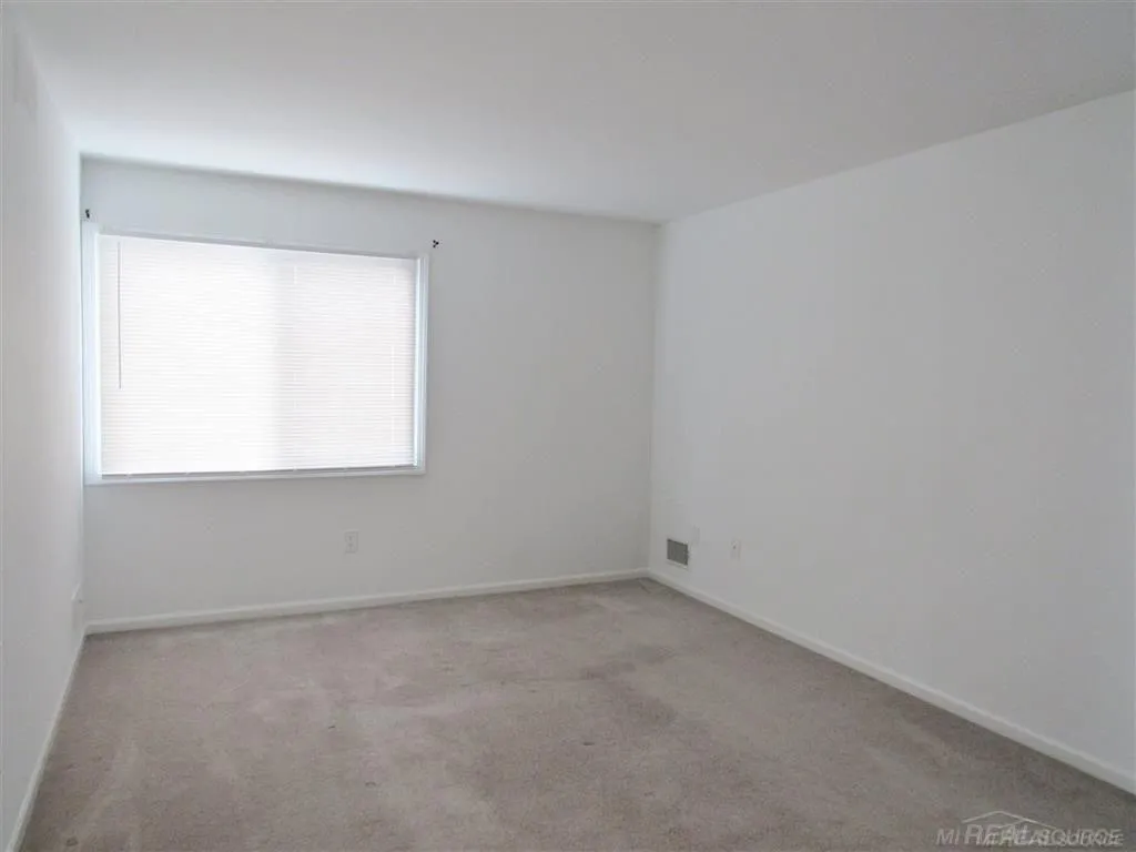 507 Country Club Drive St. Clair Shores City MI 48082