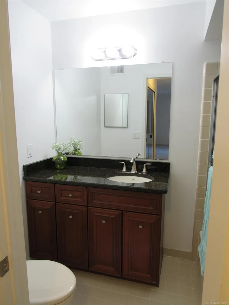 507 Country Club Drive St. Clair Shores City MI 48082
