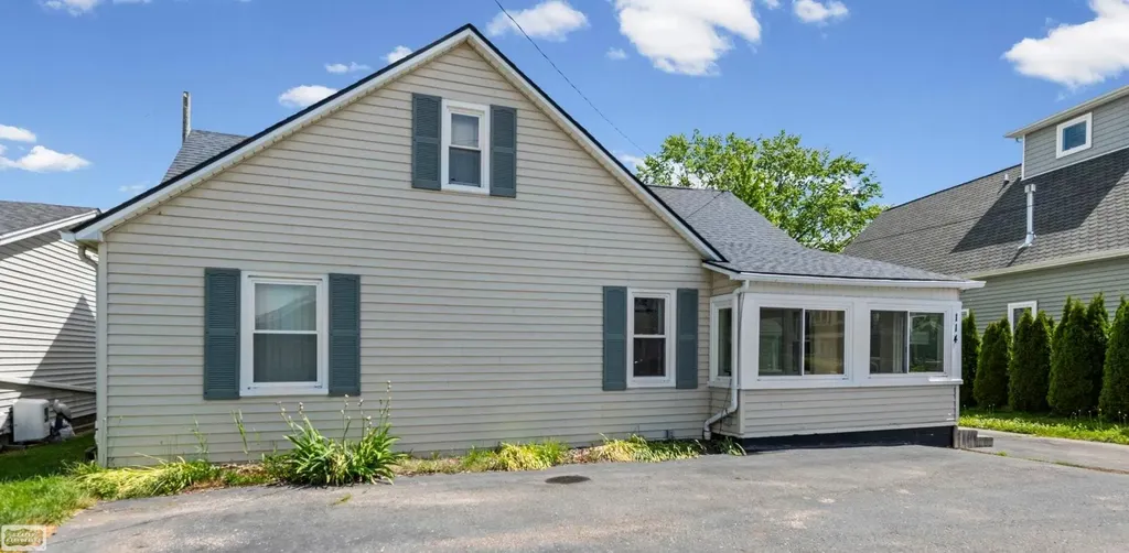 114 Interlochen Drive Algonac City MI 48001
