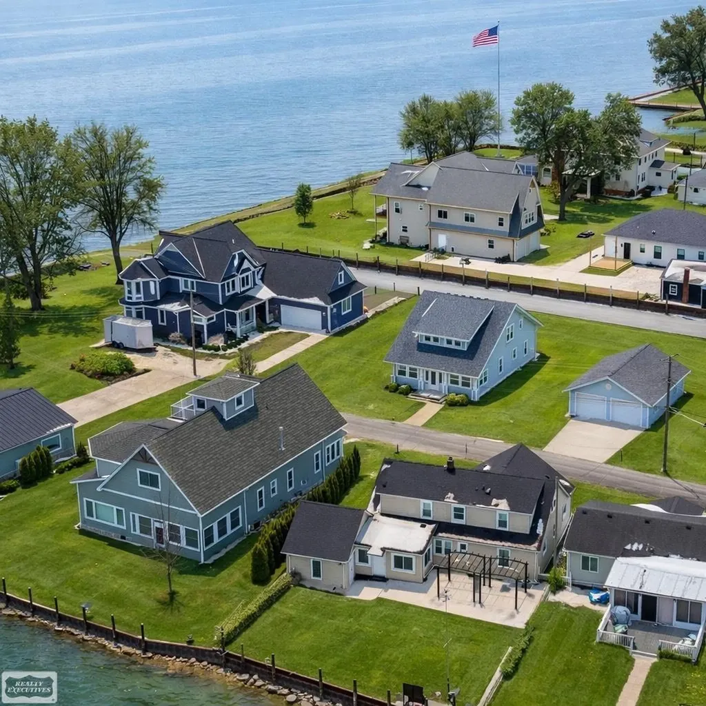 114 Interlochen Drive Algonac City MI 48001