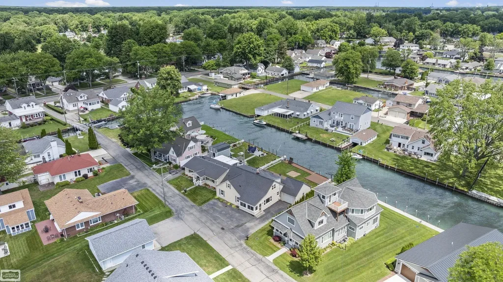 114 Interlochen Drive Algonac City MI 48001