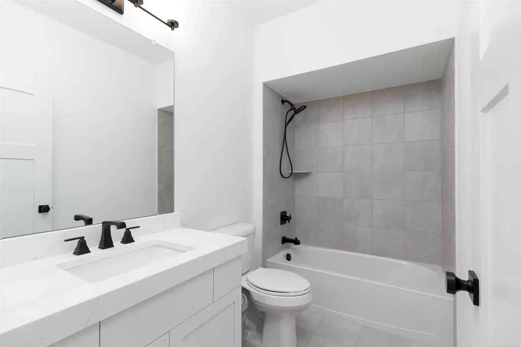 7538 Brunswick Drive Washington Township MI 48095