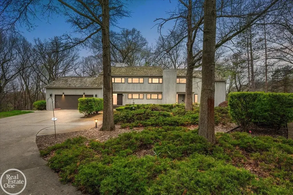 3750 Orion Road Oakland Charter Township MI 48363
