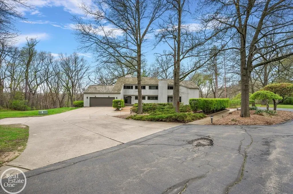 3750 Orion Road Oakland Charter Township MI 48363