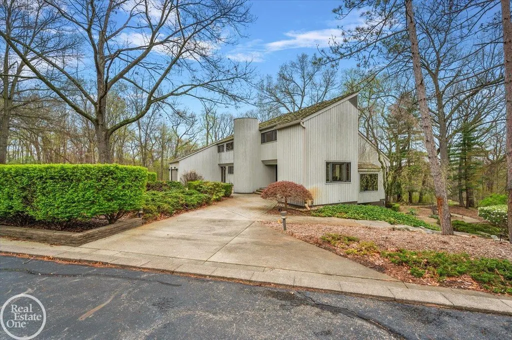 3750 Orion Road Oakland Charter Township MI 48363