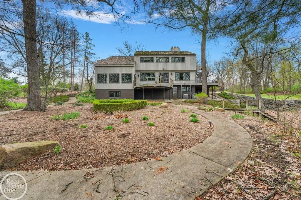 3750 Orion Road Oakland Charter Township MI 48363