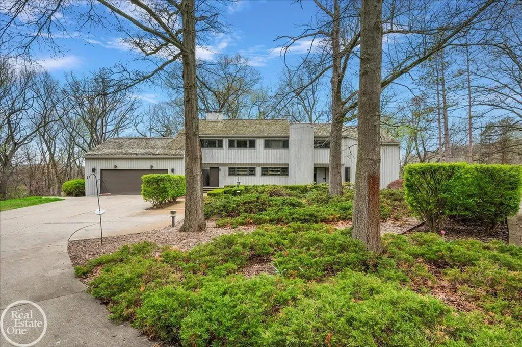 3750 Orion Road Oakland Charter Township MI 48363